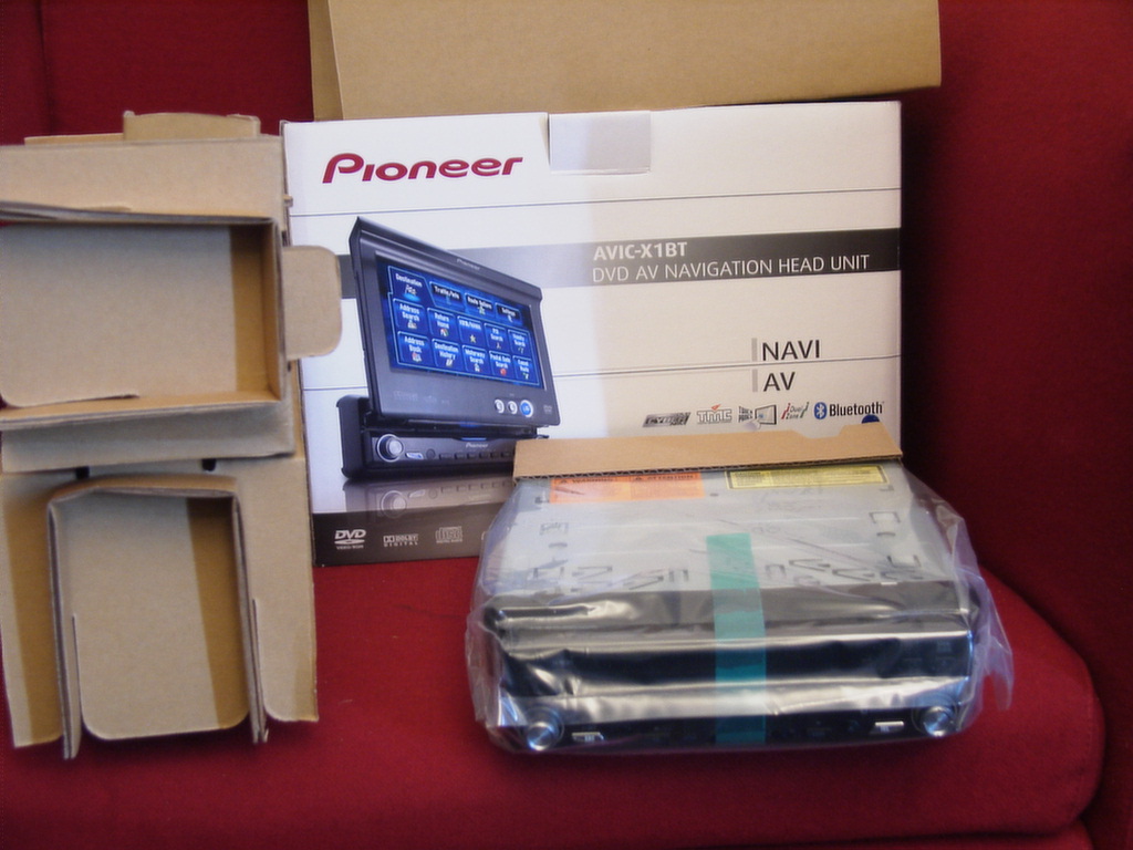 PIONEER AVICX1BT SINGLE DIN CAR STEREO GPS SAT NAV DVD PLAYER
